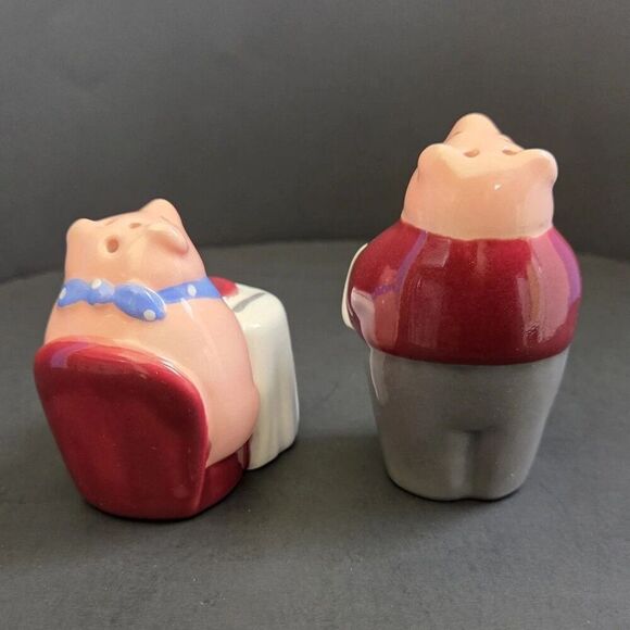 CLAY ART Anthropomorphic Pig Diner & Waiter Adorable Salt & Pepper Shaker Set - Picture 4 of 13
